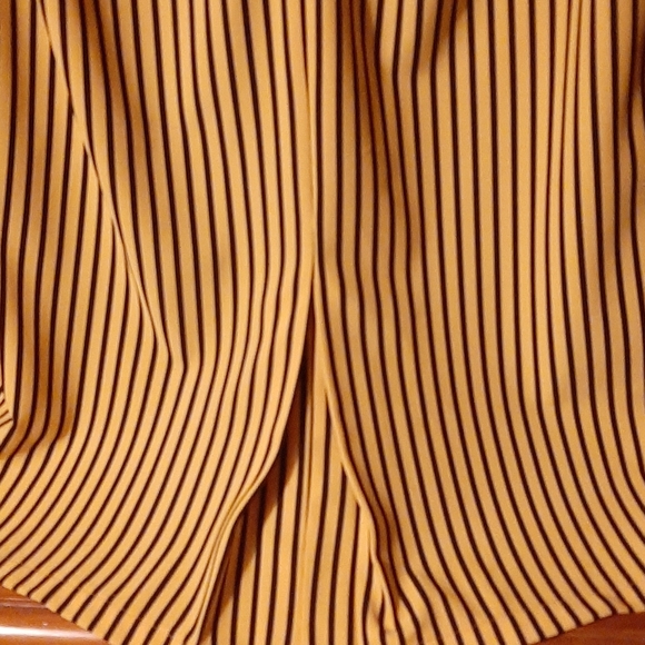 Tally Taylor's Blk/Mustsrd 2 piece suit - Picture 4 of 8